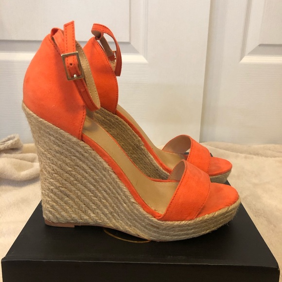 Orange like new wedge. - Picture 3 of 6